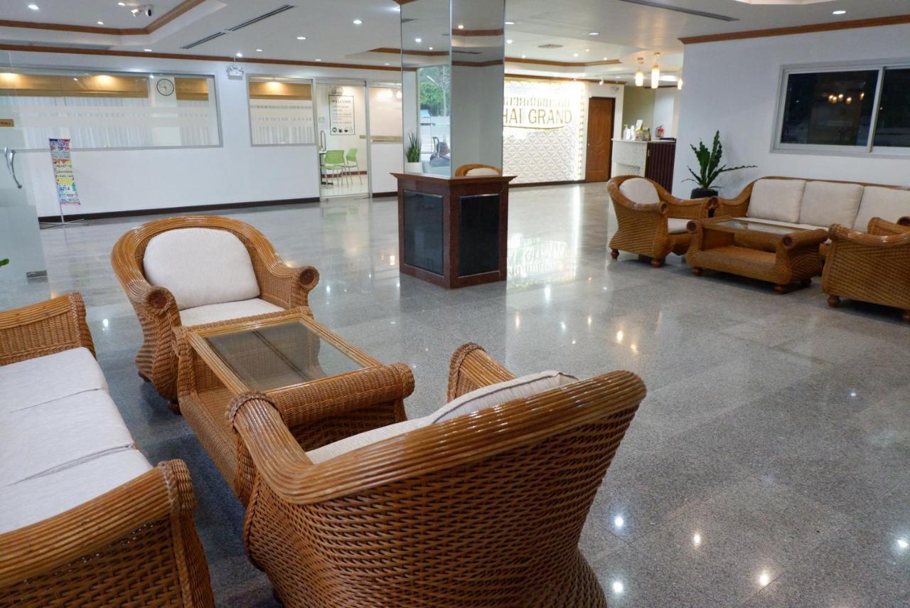 Auychai Grand Hotel Lang Suan Eksteriør billede