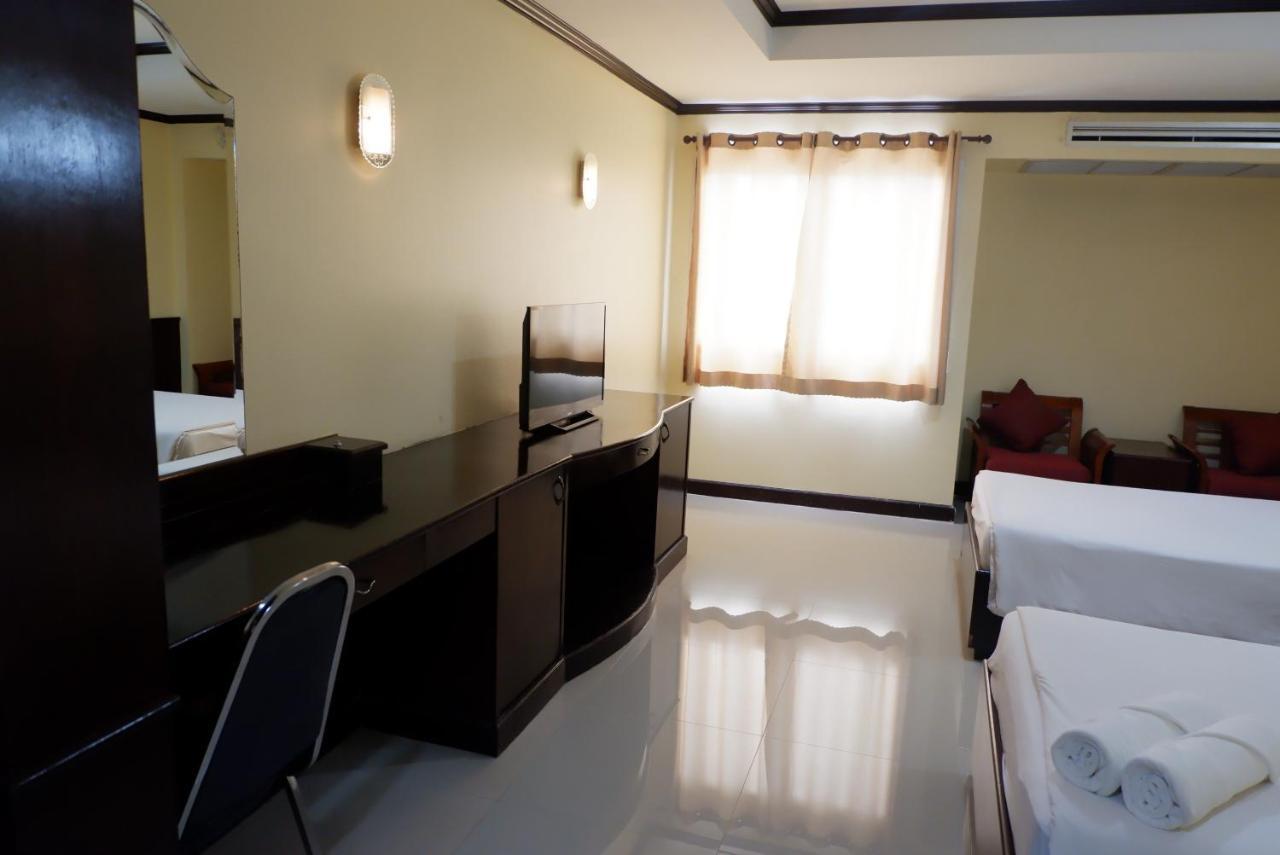 Auychai Grand Hotel Lang Suan Eksteriør billede